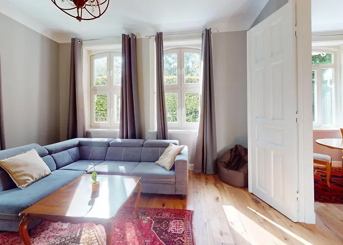 Holiday home Gruenderzeithaus Elbvororte - Elbe Suburbs Wilhelminian-style House *